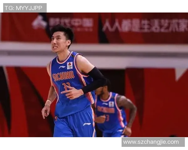 韩硕：从篮球新星到职业生涯的辉煌转折与未来展望